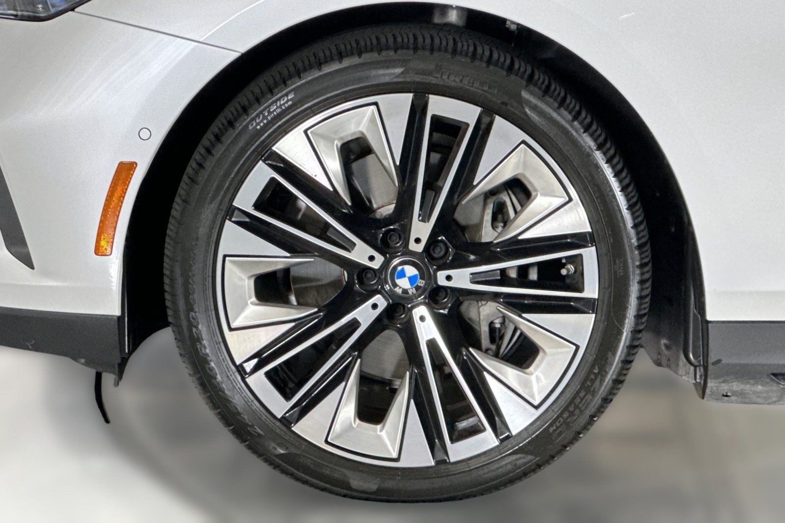 Used 2026 BMW i5 eDrive40 w/ Premium Package AWD/4WD image 13