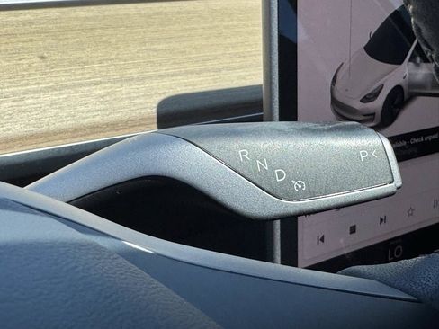 Used 2022 Tesla Model 3 RWD image 32
