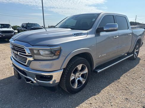 Used 2022 RAM 1500 Laramie AWD/4WD image 3