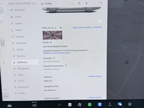 Used 2023 Tesla Model X Plaid image 3