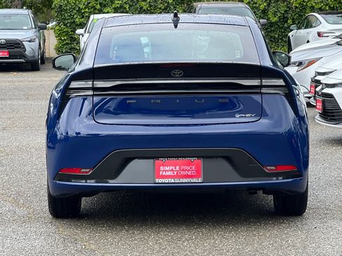 New 2026 Toyota Prius Plug-In Hybrid FWD image 8