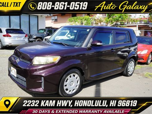 Used 2011 Scion xB FWD image 1
