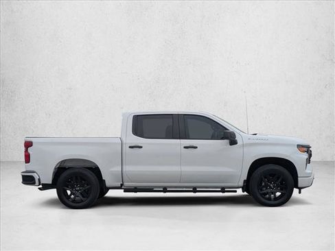 Used 2024 Chevrolet Silverado 1500 Custom image 4