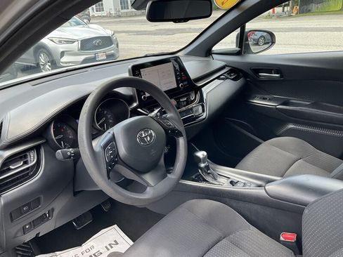 Used 2019 Toyota C-HR LE FWD image 16