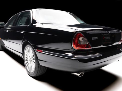 Used 2005 Jaguar XJ8 RWD image 21