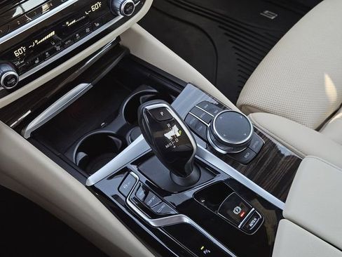 Used 2023 BMW 540i xDrive w/ Premium Package image 21