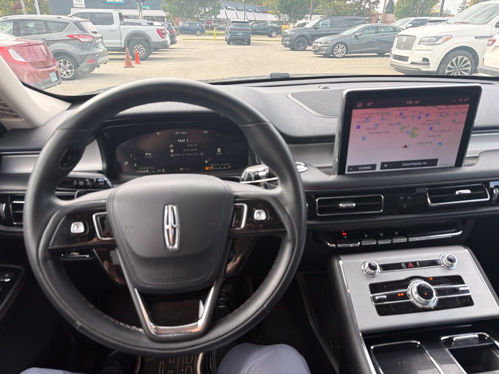 Used 2024 Lincoln Aviator AWD w/ Premium Package image 14