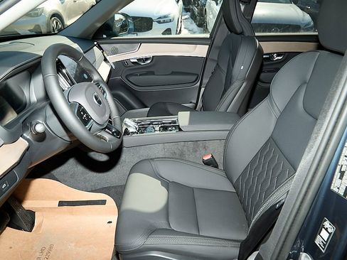 New 2026 Volvo XC90 B5 Plus w/ Protection Package image 14