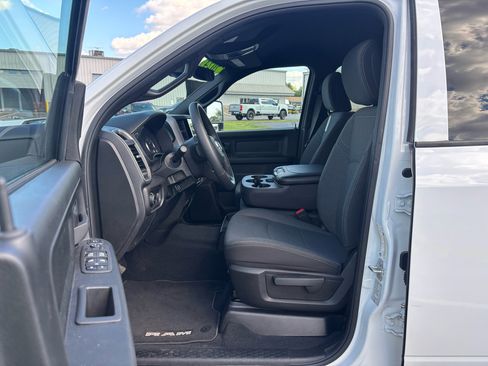 Used 2024 RAM 3500 Tradesman w/ Safety Group image 9