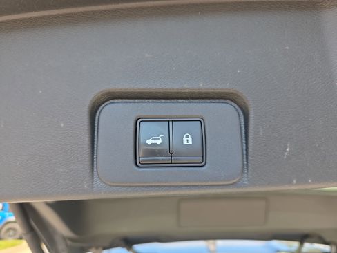 Used 2021 Nissan Rogue Platinum FWD image 11