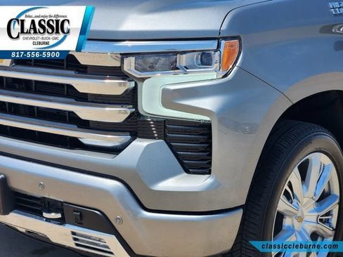 Used 2025 Chevrolet Silverado 1500 High Country AWD/4WD image 11