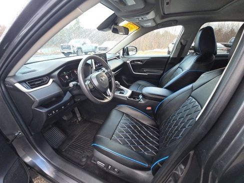 Used 2024 Toyota RAV4 XLE w/ Convenience Package image 9