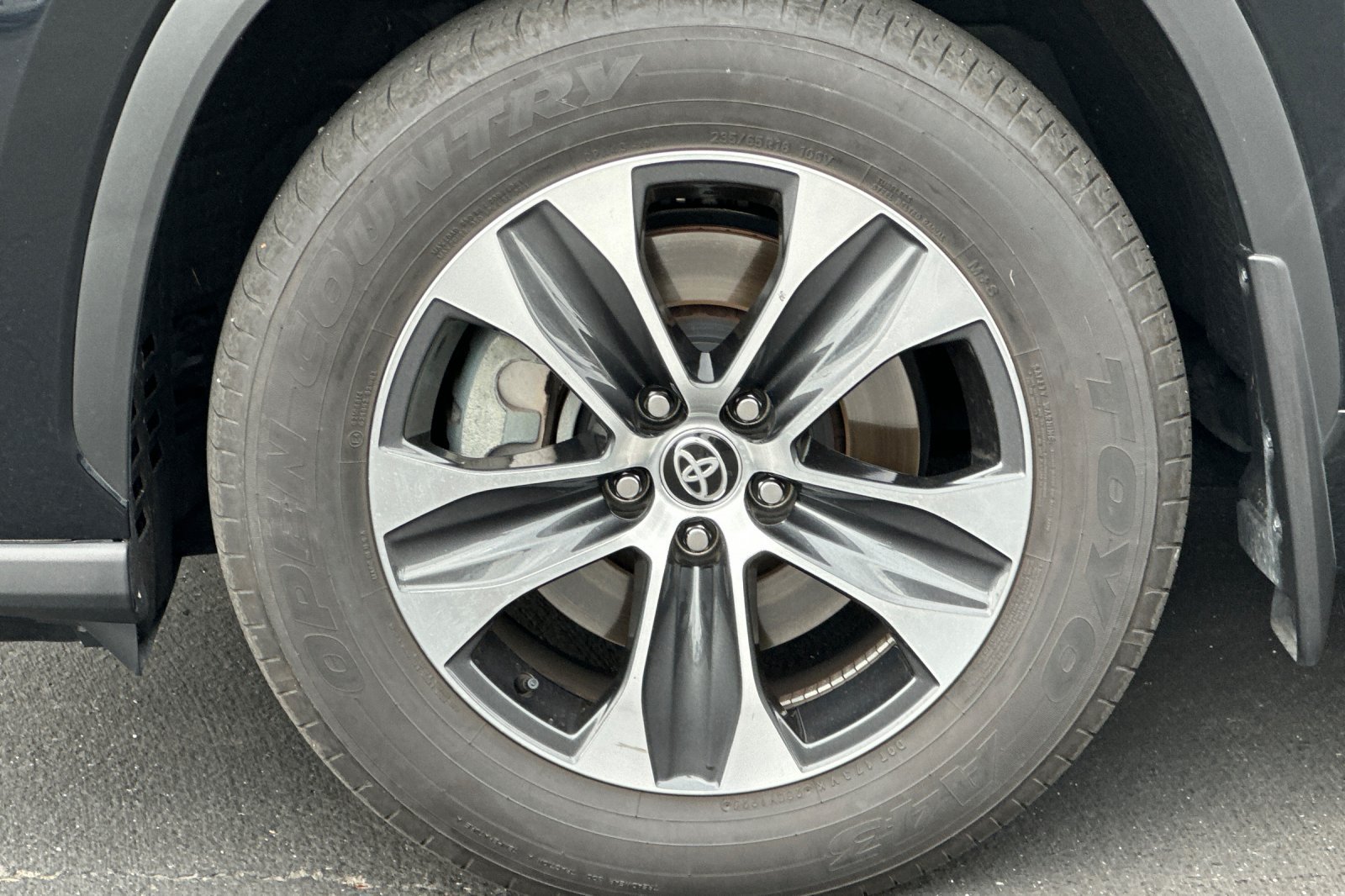 Used 2025 Toyota Highlander XLE AWD/4WD image 44