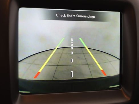 Used 2018 Jeep Compass Latitude w/ Popular Equipment Group image 9