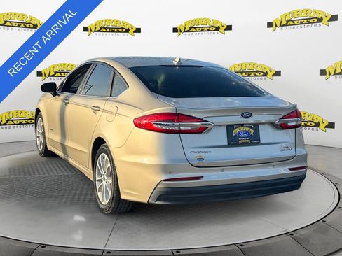 Used 2019 Ford Fusion SE image 3