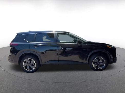 Used 2025 Nissan Rogue SV FWD image 16