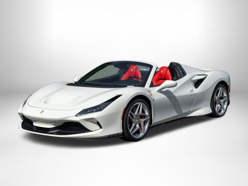 Used 2022 Ferrari F8 Tributo RWD image 5