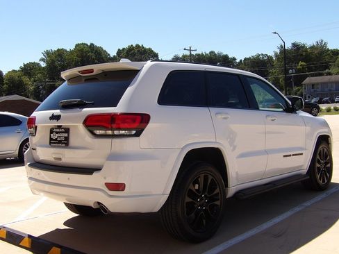 Used 2019 Jeep Grand Cherokee Altitude image 5
