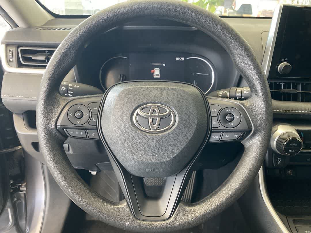 Used 2024 Toyota RAV4 XLE AWD/4WD image 17