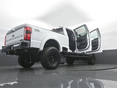 New 2026 Ford F250 Lariat w/ Lariat Ultimate Package image 38