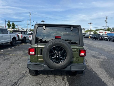Used 2023 Jeep Wrangler Sport AWD/4WD image 6