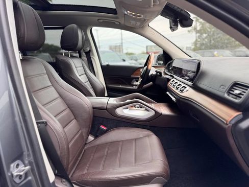 Used 2023 Mercedes-Benz GLS 580 4MATIC image 28