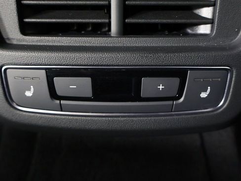 Used 2024 Audi RS e-tron GT w/ Carbon Performance Package image 38