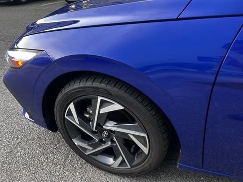 Used 2025 Hyundai Elantra SEL FWD image 7