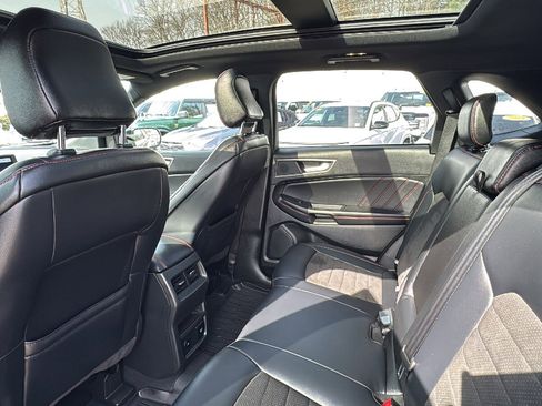 Certified 2024 Ford Edge ST-Line image 25