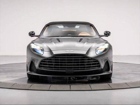 Used 2025 Aston Martin DB12 Convertible RWD image 22