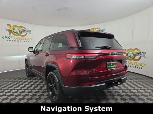 Certified 2024 Jeep Grand Cherokee Limited w/ Black Appearance Package AWD/4WD image 7