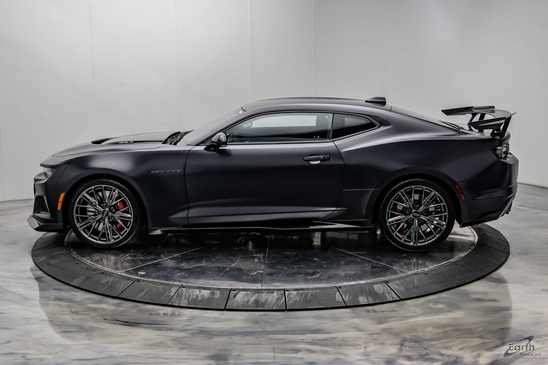 Used 2024 Chevrolet Camaro ZL1 RWD image 9