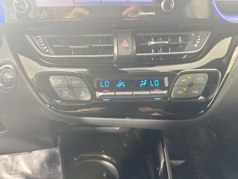 Used 2020 Toyota C-HR XLE FWD image 14