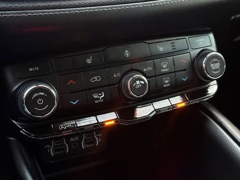 Used 2022 Dodge Durango GT RWD image 25