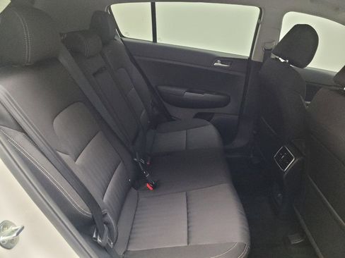 Used 2020 Kia Sportage LX image 19