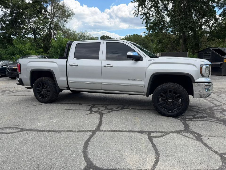Used 2018 GMC Sierra 1500 SLT w/ SLT Premium Package AWD/4WD image 6