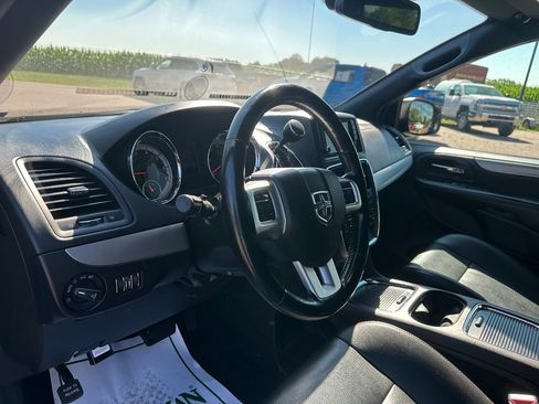 Used 2019 Dodge Grand Caravan GT FWD image 12