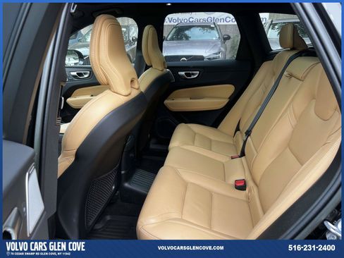 Used 2023 Volvo XC60 T8 Ultimate w/ Climate Package AWD/4WD image 10