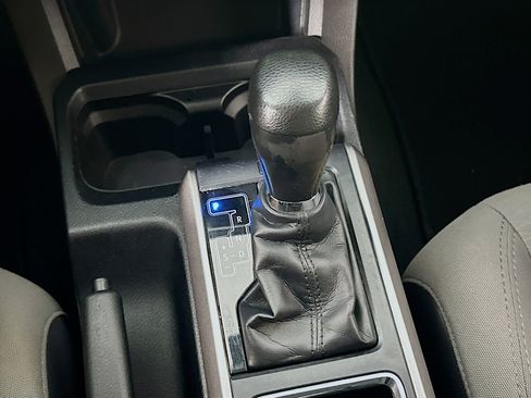 Used 2018 Toyota Tacoma SR5 image 24