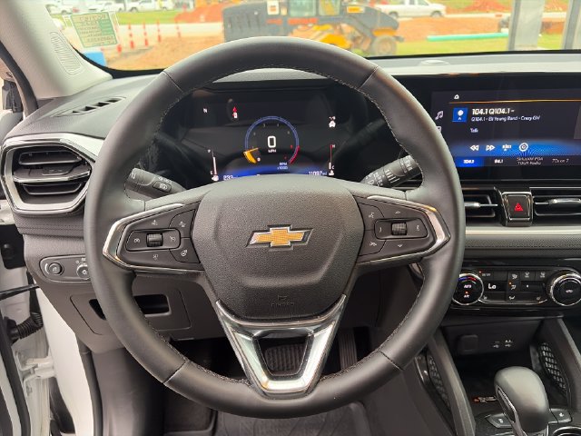 Used 2025 Chevrolet TrailBlazer LT w/ Convenience Package FWD image 26
