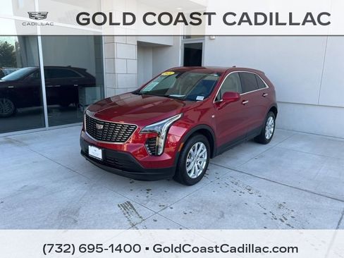 Used 2021 Cadillac XT4 Luxury w/ Cold Weather Package image 1