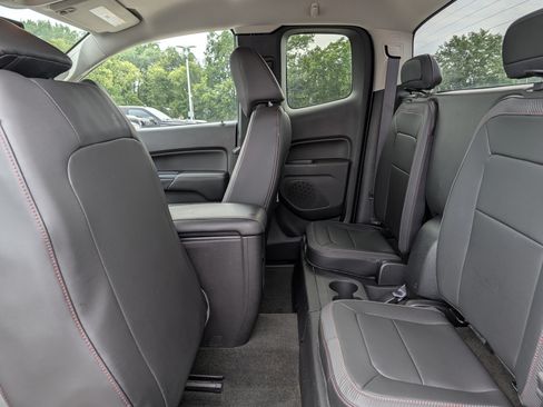 Used 2015 GMC Canyon SLE w/ All-Terrain Package AWD/4WD image 20