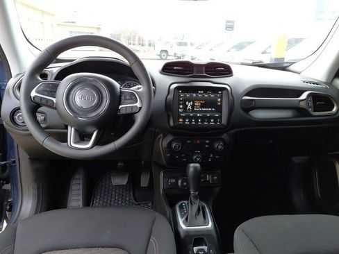 Used 2023 Jeep Renegade Latitude image 27