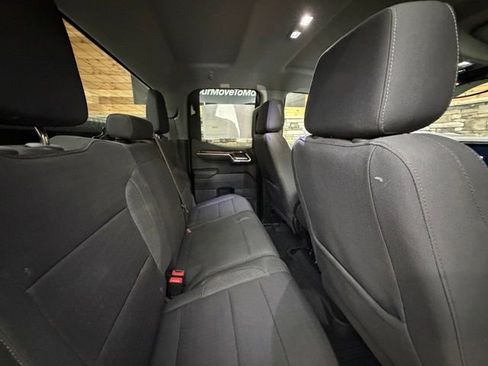 Used 2023 GMC Sierra 1500 SLE AWD/4WD image 32