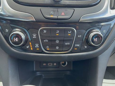 Used 2024 Chevrolet Equinox Premier image 28