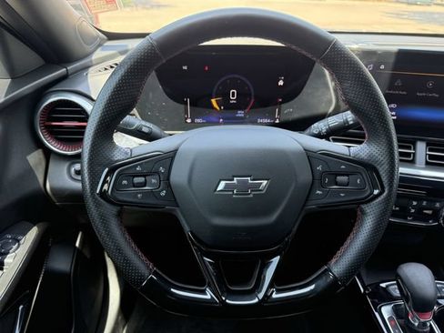 Certified 2024 Chevrolet Trax RS w/ Sunroof Package FWD image 14