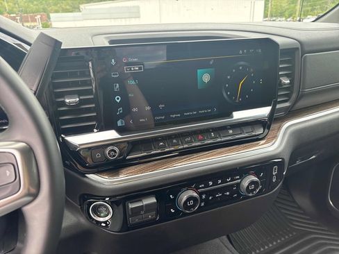 Used 2026 Chevrolet Silverado 1500 RST AWD/4WD image 17