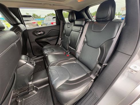 Used 2015 Jeep Cherokee Limited AWD/4WD image 23