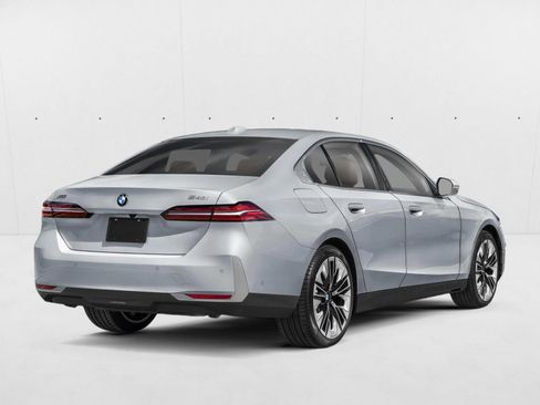 New 2027 BMW 540i xDrive w/ M Sport Package AWD/4WD image 2
