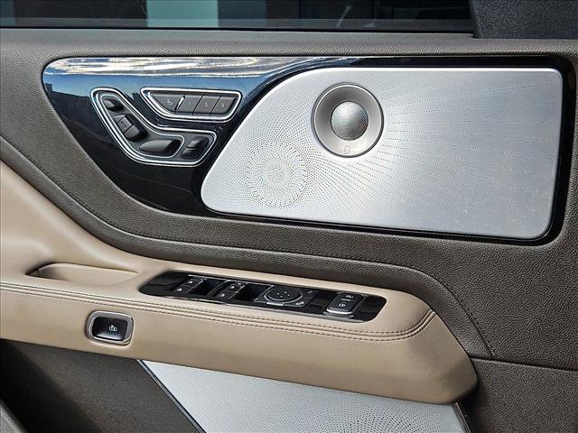 Used 2020 Lincoln Aviator Reserve w/ Equipment Group 202A AWD/4WD image 12